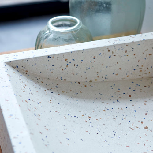 Tikamoon Waskom van confetti terrazzo b. 39 cm - Wit