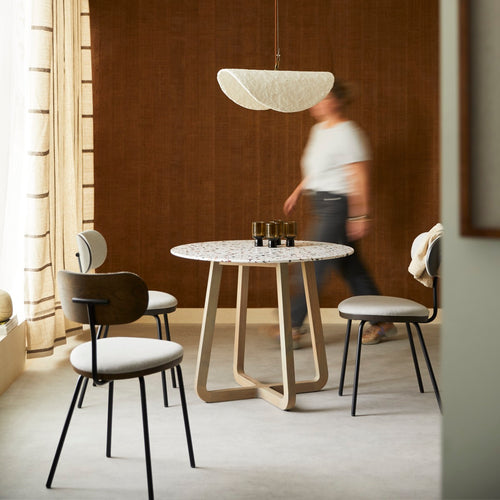 Tikamoon Ronde tafel van premium terrazzo en massief acaciahout voor 4 personen - Bruin - vtwonen shop