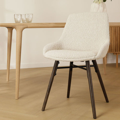 Nolon Nena-Isa Eetkamerstoel Bouclé Beige - Stof - Walnoot Poten - vtwonen shop