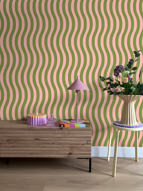 ESTAhome behang golvende strepen roze en groen - 0.53 x 10.05 m - 131610