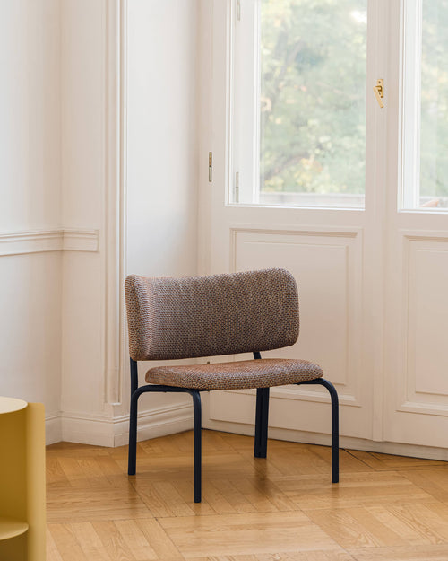noo.ma Kei Lounge Chair - gestoffeerde design fauteuil, metaal en 100% polyester, Brown & Blue Mélange