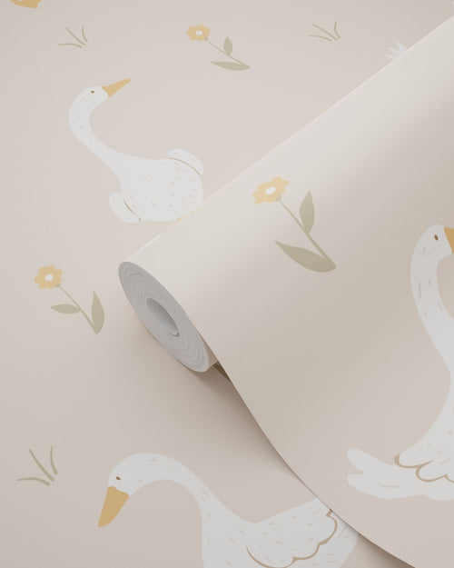 ESTAhome behang schattige ganzen beige en oranje - 50 x 900 cm - 131832
