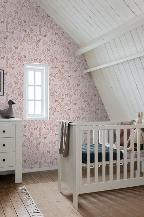 ESTAhome behang bos met bosdieren licht roze en paars - 50 x 900 cm - 131796