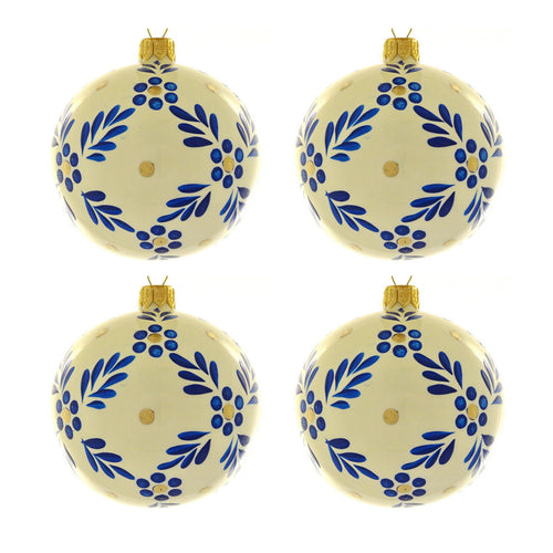 Dagmara kerstballen – crème – glas – set van 4 – met blauwe bloemenmotief - vtwonen shop