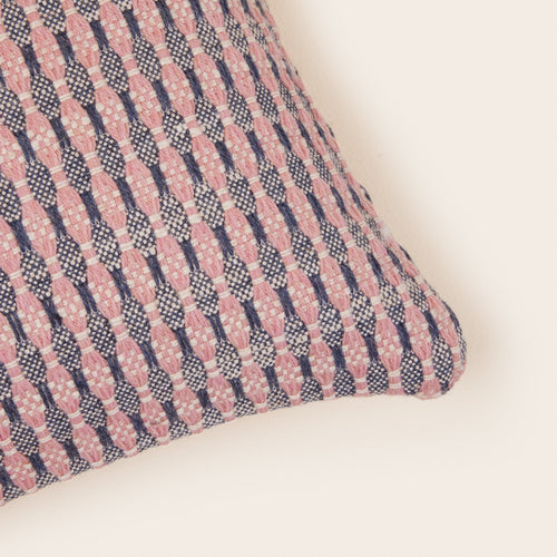 Madura Kussenovertrek Eirik lichtroze en storm 28x47 cm