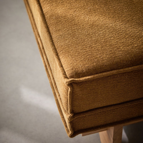 Tikamoon Houten voetenbank van eiken en okerkleurige stof - Mosterd