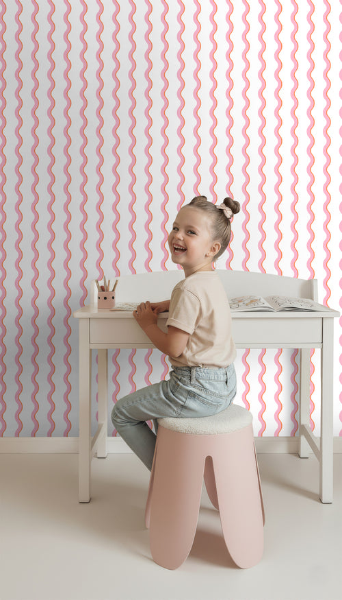 ESTAhome behang golvende strepen roze, oranje en wit - 50 x 900 cm - 131722