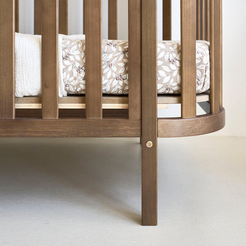 Petite Amélie Ovaal Ledikant Cocoon  - 60 x 120 cm - Premium Cocoa - vtwonen shop