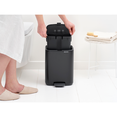 Brabantia Bo Pedaalemmer, 7 liter, stil sluitend, kunststof binnenemmer - Matt Black