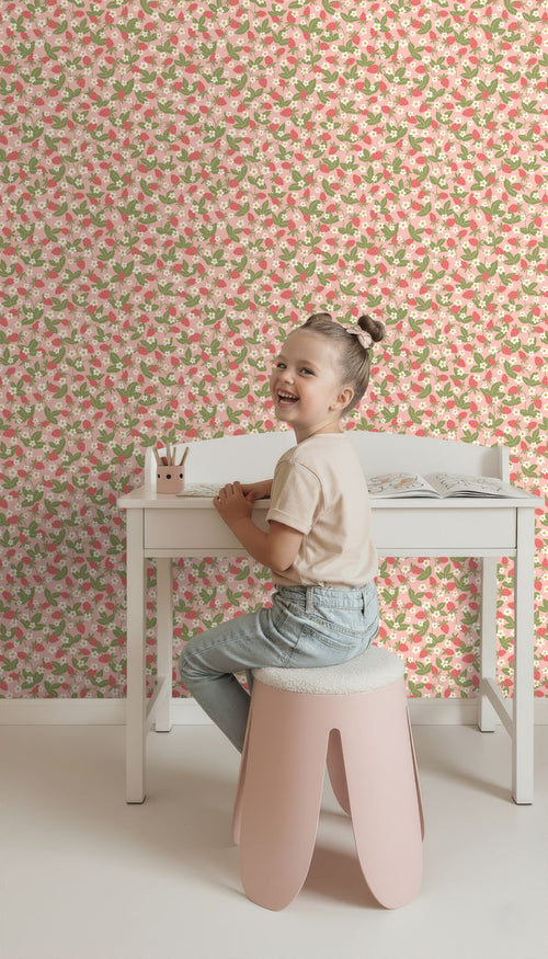 ESTAhome behang aardbeien groen en roze - 50 x 900 cm - 132172