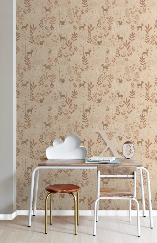 ESTAhome behang bos met bosdieren licht terracotta - 53 cm x 10.05 m - 131229 - vtwonen shop