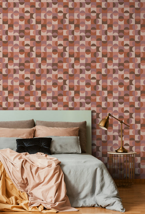 ESTAhome behang cirkels in Bauhaus stijl terracotta, paars en bruin - 50 x 900 cm - 131244 - vtwonen shop