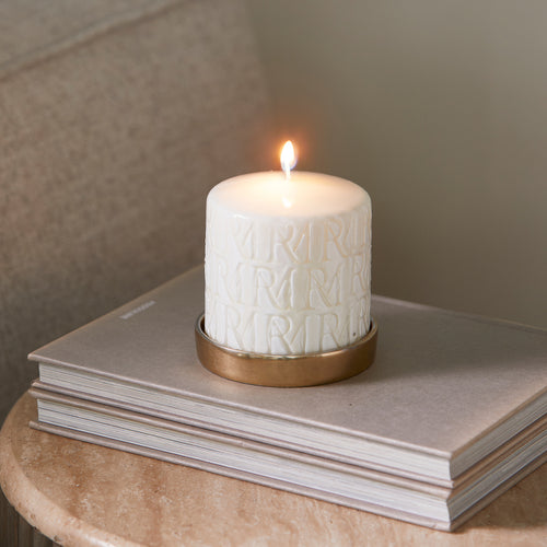 Rivièra Maison RMMonogram PillarCandle white9,5x10 - Paraffine - Wit - vtwonen shop