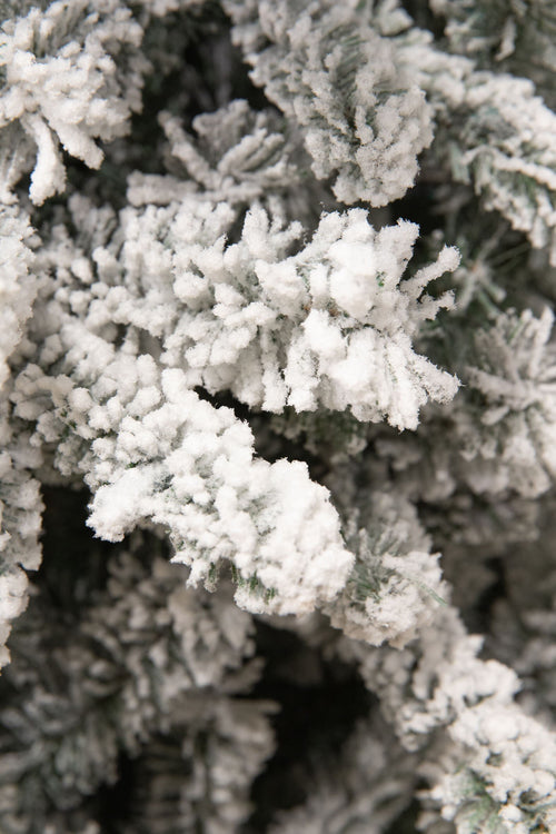 Black Box Trees Snowdon Kunst Kerstboom met Sneeuw - Kunstkerstboom H155 x Ø102 cm - Groen Frosted