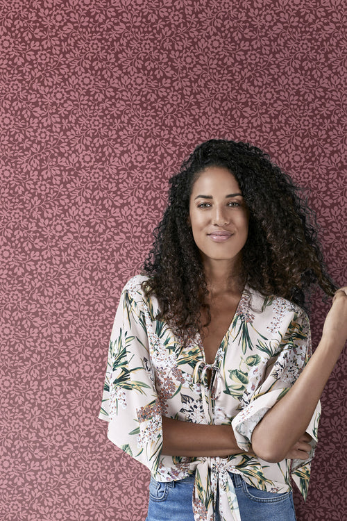 ESTAhome behang bloemetjes aubergine paars - 50 x 900 cm - 131672 - vtwonen shop