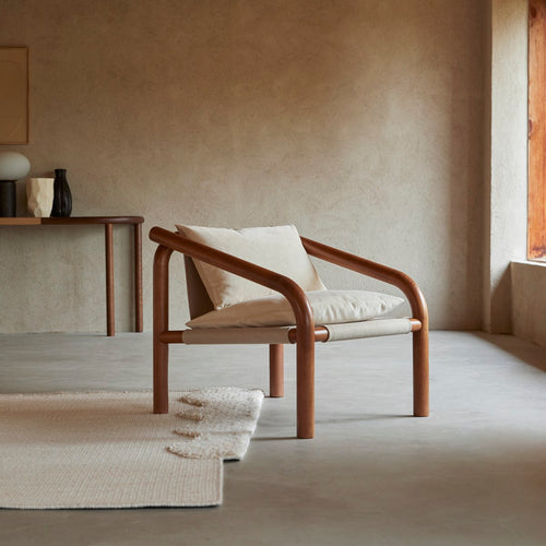 Tikamoon Fauteuil van donker massief eikenhout en crèmekleurig fluweel - Beige