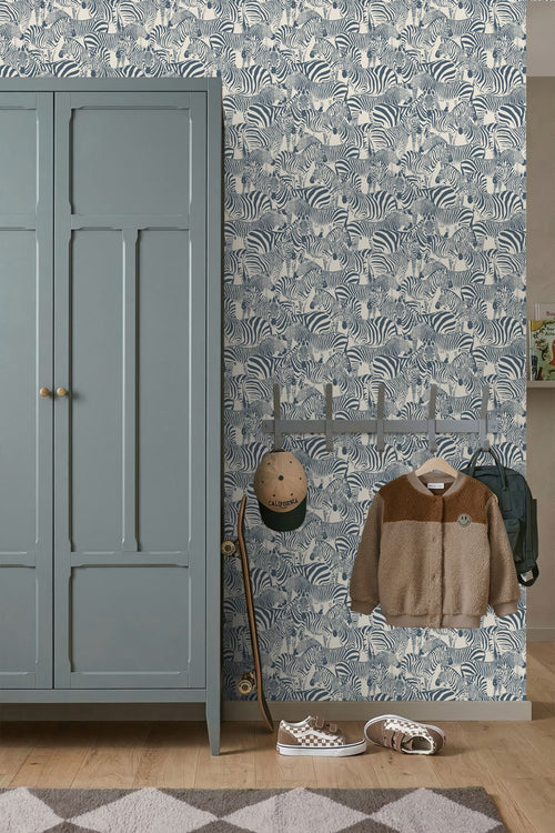 ESTAhome behang zebra's donkerblauw - 50 x 900 cm - 132213