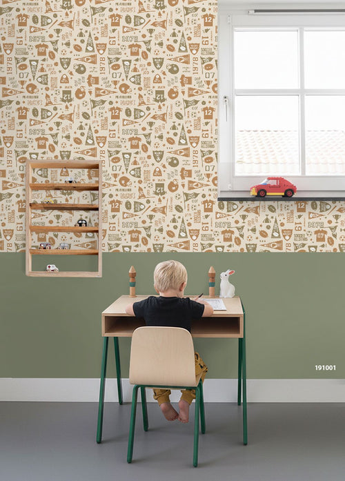 ESTAhome behang sportthema beige, rood en blauw - 50 x 900 cm - 131944