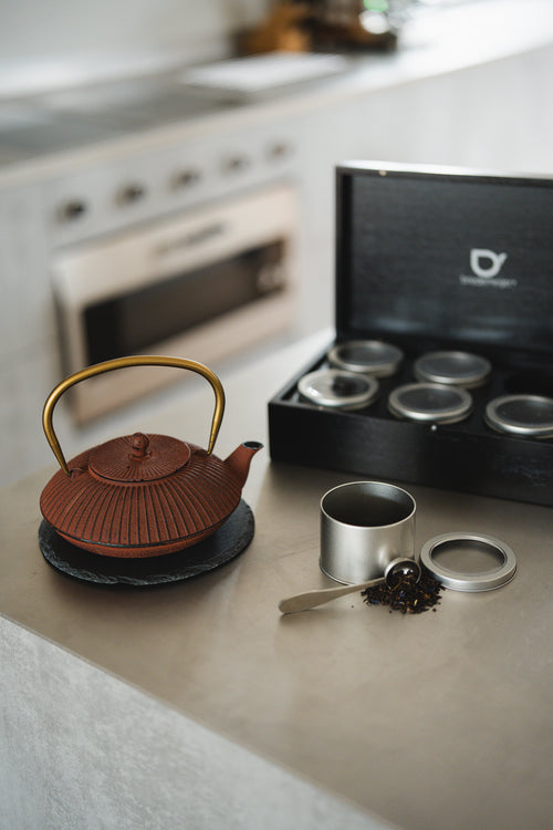 Bredemeijer - Theedoos + 6 blikjes rond + lepel zwart