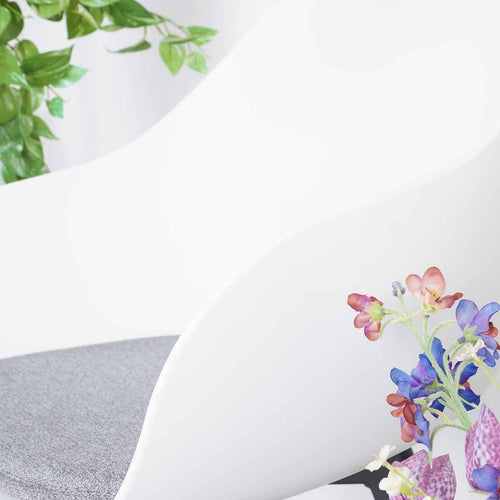 Lisomme Rene Eetkamerstoel Kunststof Wit - Zwarte Poten - vtwonen shop