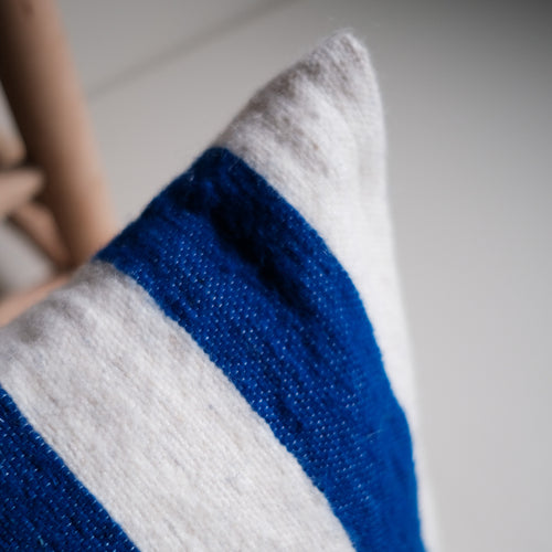 Household Hardware - kussen - Blauw - Brede streep - vtwonen shop