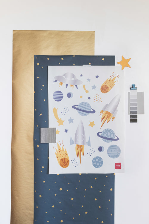 ESTAhome muursticker planeten in de ruimte blauw, grijs en geel - 47.5 x 66 cm - 156109 - vtwonen shop