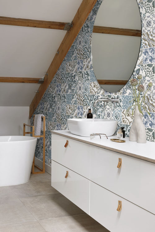 ESTAhome behang tegelmotief blauw en beige - 50 x 900 cm - 139290 - vtwonen shop