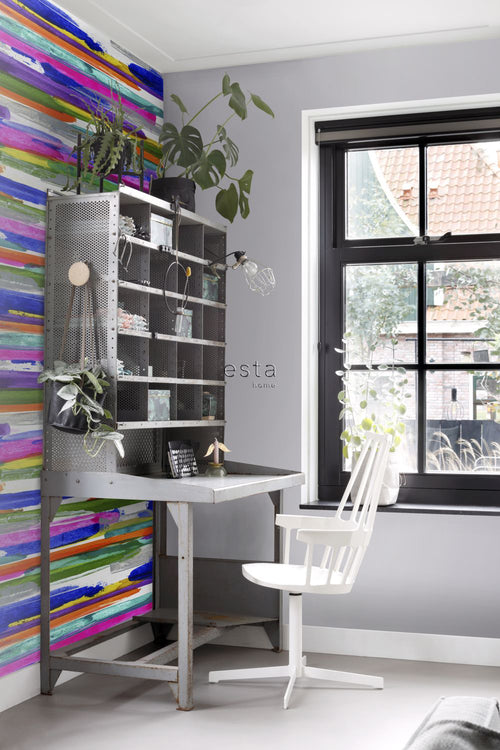 ESTAhome fotobehang geschilderde horizontale strepen blauw, groen, paars en roze - 186 x 279 cm - 158916 - vtwonen shop