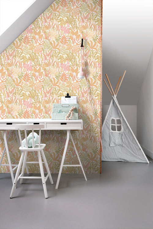 ESTAhome behang tropische bladeren en bloemen groen en roze - 50 x 900 cm - 131665