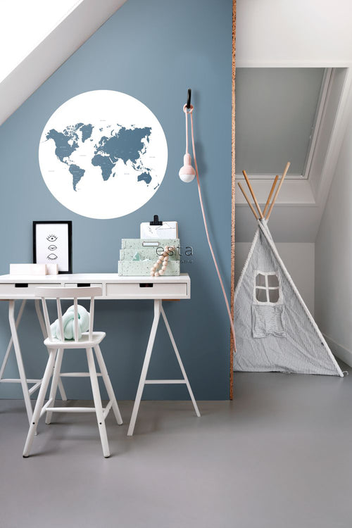 ESTAhome zelfklevende behangcirkel wereldkaart blauw - Ø 70 cm - 158984