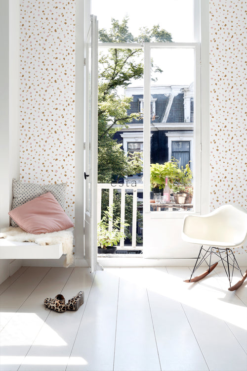 ESTAhome behang terrazzo zacht roze, warm oranje en beige - 53 cm x 10.05 m - 139198