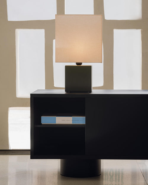 noo.ma Zam tafellamp - Forest Green, geometrisch design met houten voet