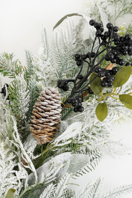 Mica Decorations Vesper Guirlande met Dennenappels - L180 x B15 x H10 cm - Groen, Zwart - vtwonen shop