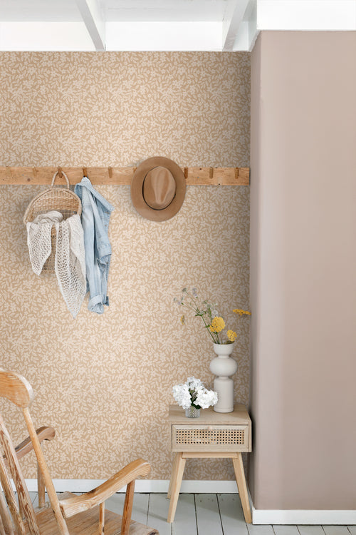ESTAhome behang bloemetjes warm beige - 50 x 900 cm - 131444 - vtwonen shop