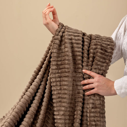 MARTHY - plaid 140x180 cm - zacht ribfluweel - corduroy - Driftwood - taupe