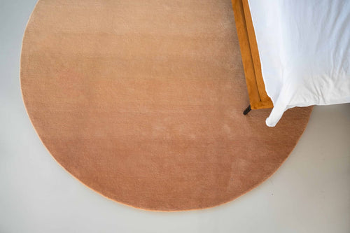 Vloerkleed MOMO Rugs Designer Elvire Gradient Dot Amber 350 rond - vtwonen shop