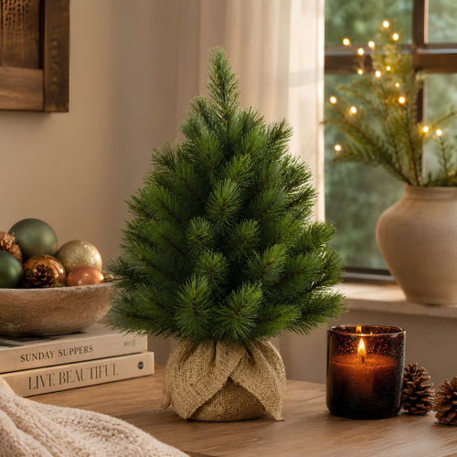 Triumph Tree Forest Frosted Kunstkerstboom H45 x D36 cm - Kunstboom in Jute Zak - Kunst Kerstboom voor Binnen - 61 Tips - Groen