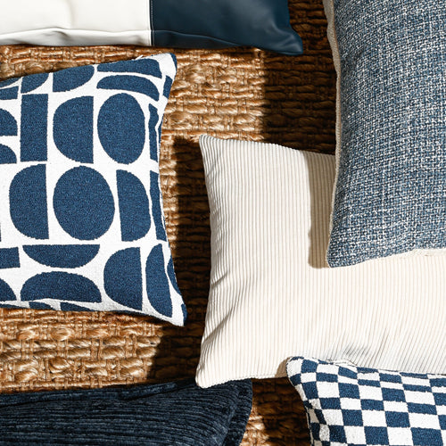 Darcy & Duke sierkussen Blocks In Blue - Blauw - 40x60cm