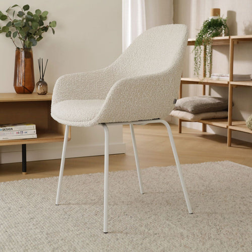 Nolon Nora-Mae Eetkamerstoel Bouclé Beige - Armleuning - Witte Poten - vtwonen shop