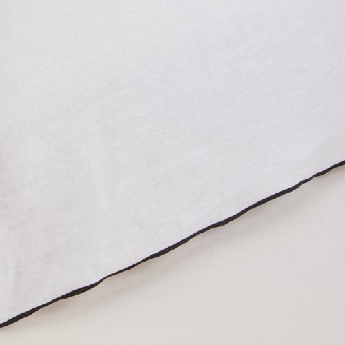 Madura Hoes voor boxspring Carlina puur witte en zwarte hommel 180x200 cm