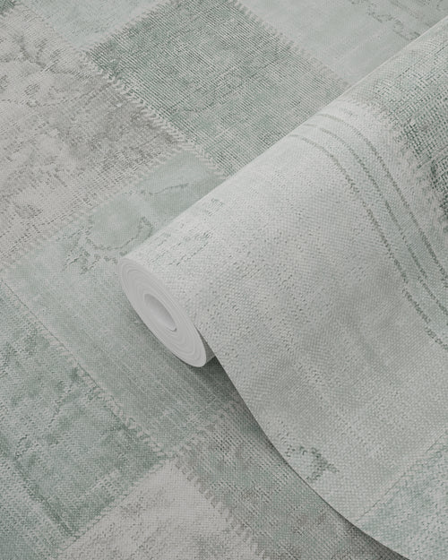 ESTAhome behang Marrakech kelim patchwork tapijt vergrijsd mintgroen - 53 cm x 10.05 m - 148650