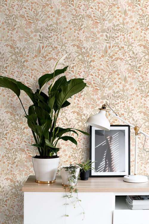 ESTAhome behang veldbloemen terracotta en vergrijsd groen - 50 x 900 cm - 131353 - vtwonen shop