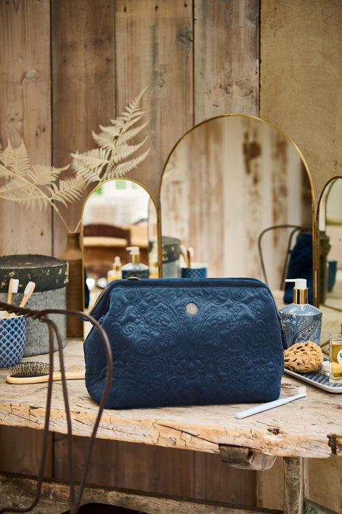Pip Studio - Cooper Make up tasje - Velvet Quiltey Days - Blauw - 13.8 x 20.7 x 30 cm