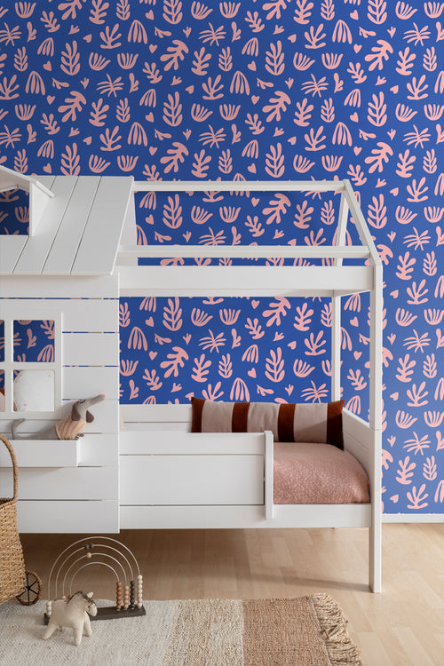 ESTAhome behang planten in Matisse stijl blauw en roze - 50 x 900 cm - 131022 - vtwonen shop