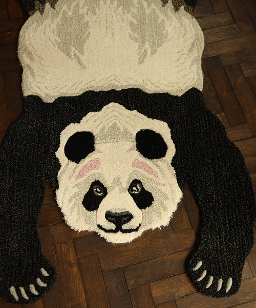 Doing Goods Plumpy Panda Vloerkleed - Groot 154 x 86 x 2 cm - 100% wol