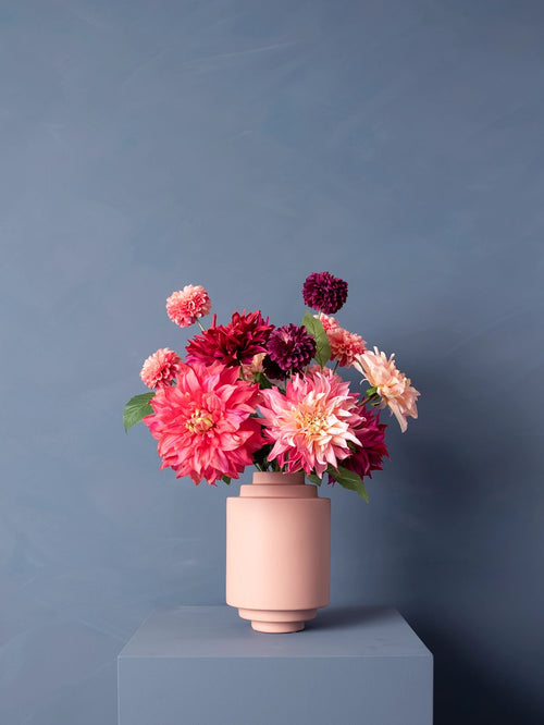 Madame Fleurie Douceur Vaas – Ambachtelijk Aardewerk – Matte Afwerking & Serene Elegant Design - 15cm x 23cm