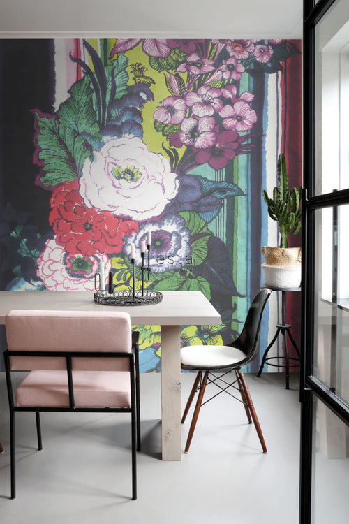 ESTAhome fotobehang bloemen zwart, rood, blauw, wit en groen - 232.5 x 279 cm - 158115 - vtwonen shop