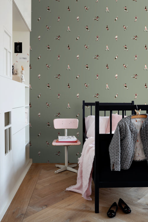 ESTAhome behang voetbalspeelsters vergrijsd groen - 50 x 900 cm - 131281 - vtwonen shop