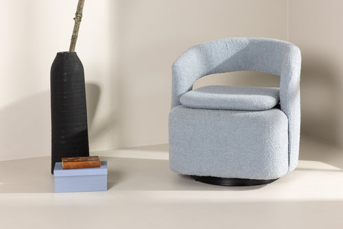 Rebellenclub fauteuil akando - licht blauw bouclé - vtwonen shop