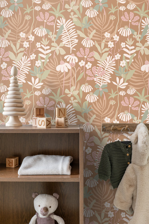 ESTAhome behang tropische bladeren en bloemen lichtbruin en meerkleurig - 50 x 900 cm - 130996 - vtwonen shop